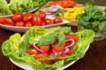 /album/fotogaleria/a8855099-vegetariana-deliciosa-ensaladas-con-tomates-cebolla-lechuga-frisee-jpg/